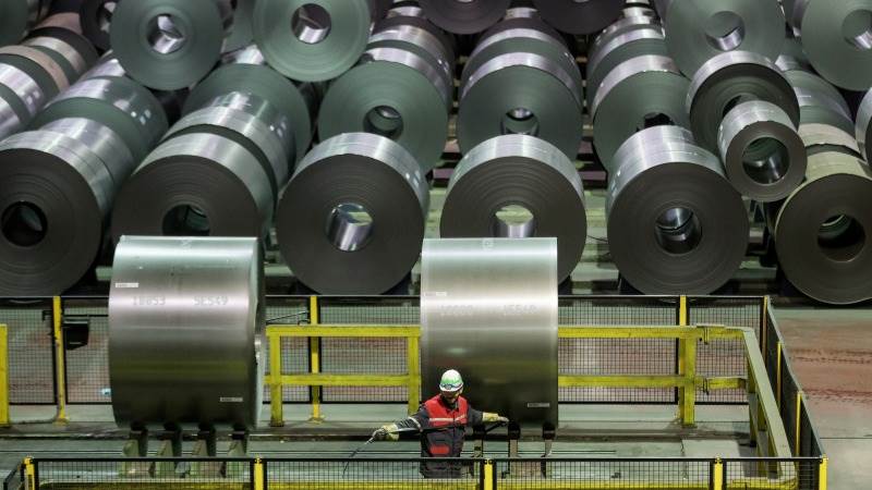 Euro area industrial production down by 0.1% in April