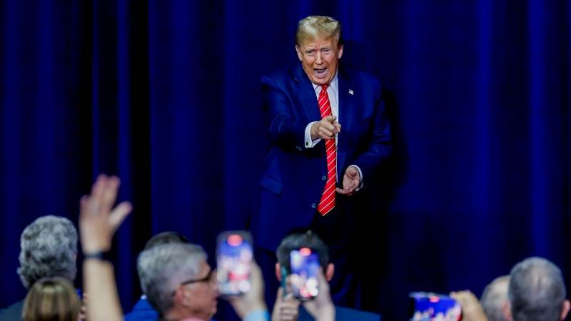 Trump vows to win Florida in November election