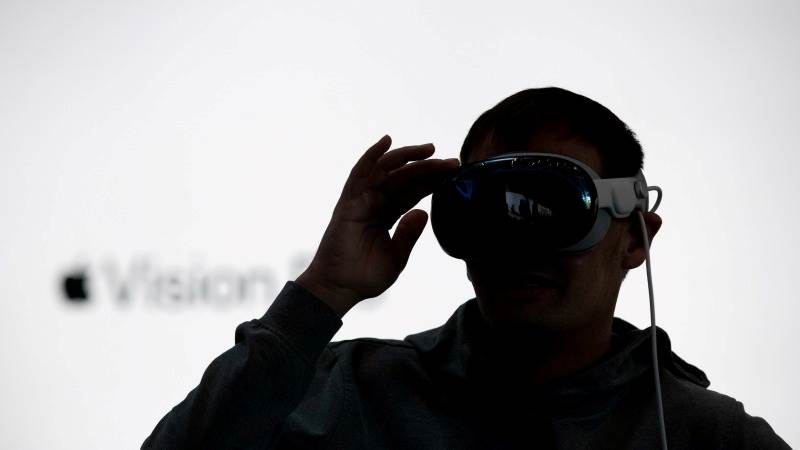 Apple reportedly stops work on next Vision headset