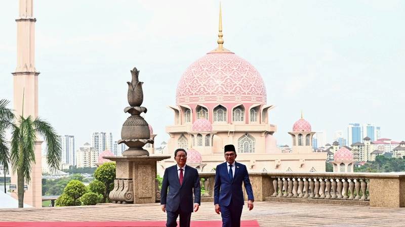 Malaysia reportedly asks China to support BRICS bid