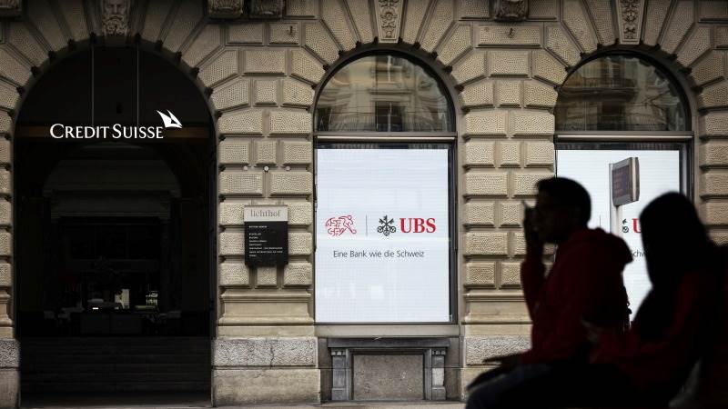 Swiss regulator clears UBS-Credit Suisse merger