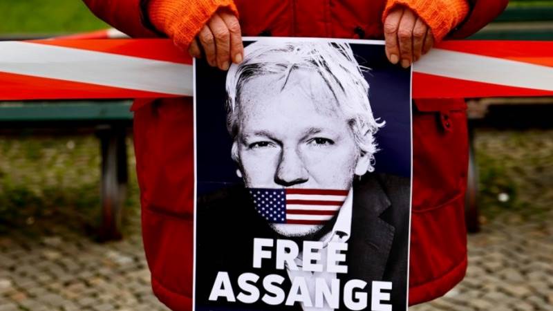 WikiLeaks says Assange left prison, departed UK