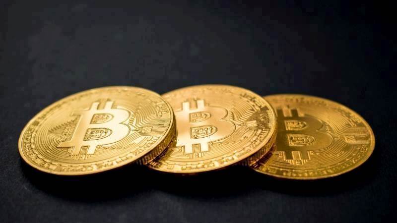 Cryptos rally as Bitcoin rises 2%