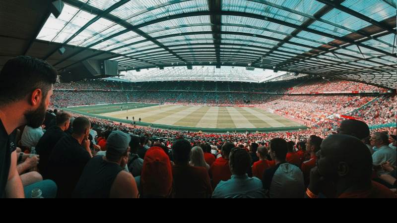 Man Utd. reportedly mulls selling stadium naming rights