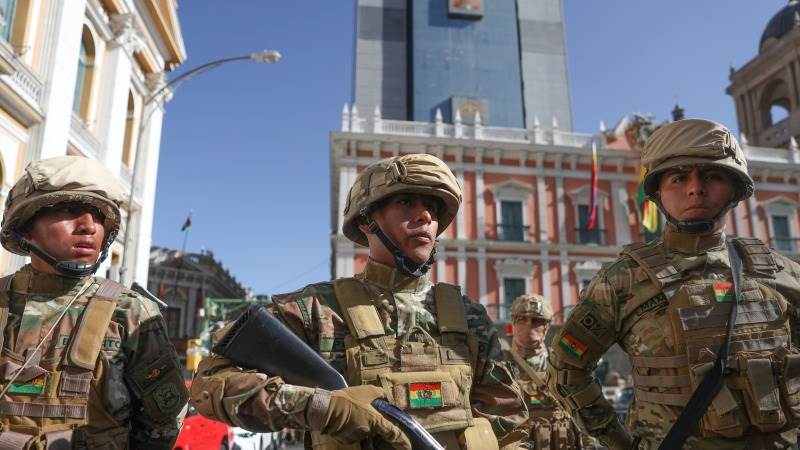 Bolivian president appoints new military leadership