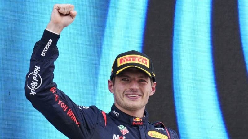 Verstappen stays at Red Bull, dismisses Mercedes rumors