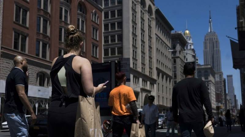 US consumer confidence higher than expected in June