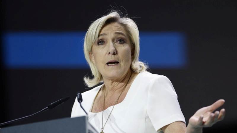 Le Pen says voters will ‘wipe out the Macron bloc’