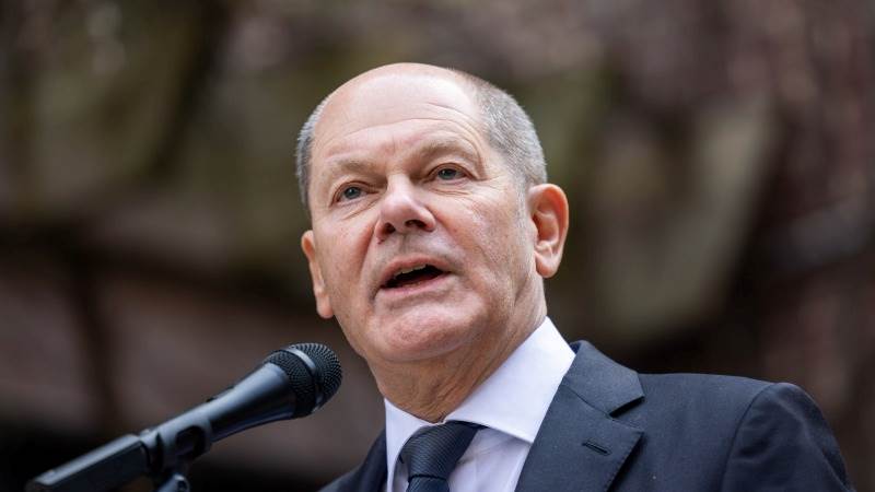 Scholz open to talks about early election