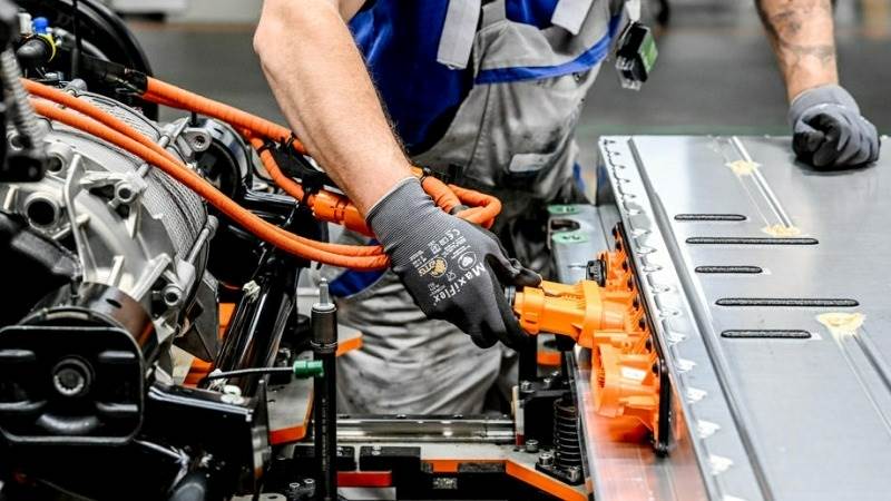 German industrial output down 2.5% in May