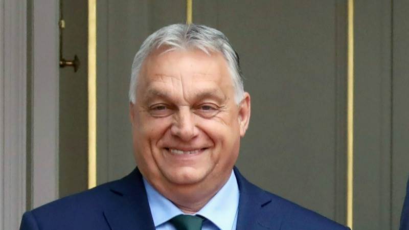 Orban arrives in Moscow