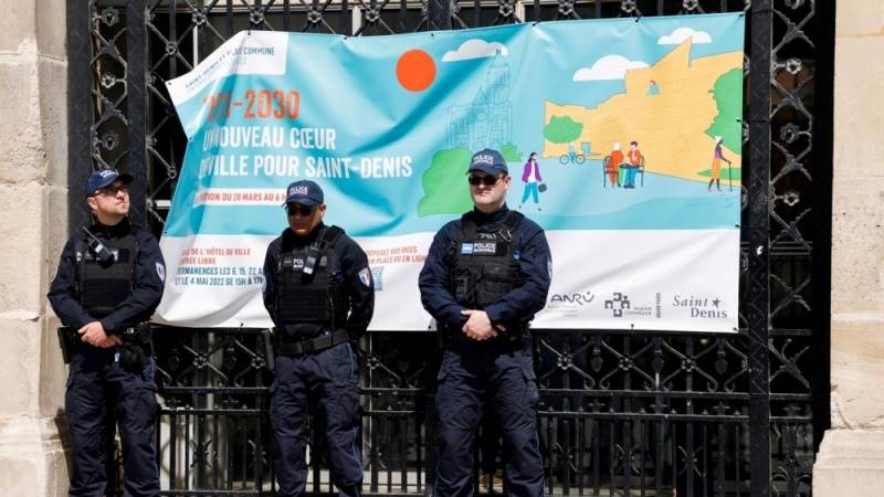 France deploys 30,000 police officers on election day