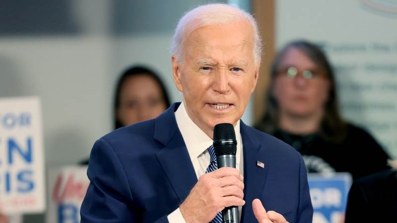 Biden calls Putin ‘murderous madman’