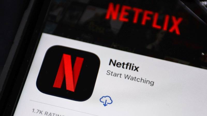 Netflix, Universal renew movie licensing deal