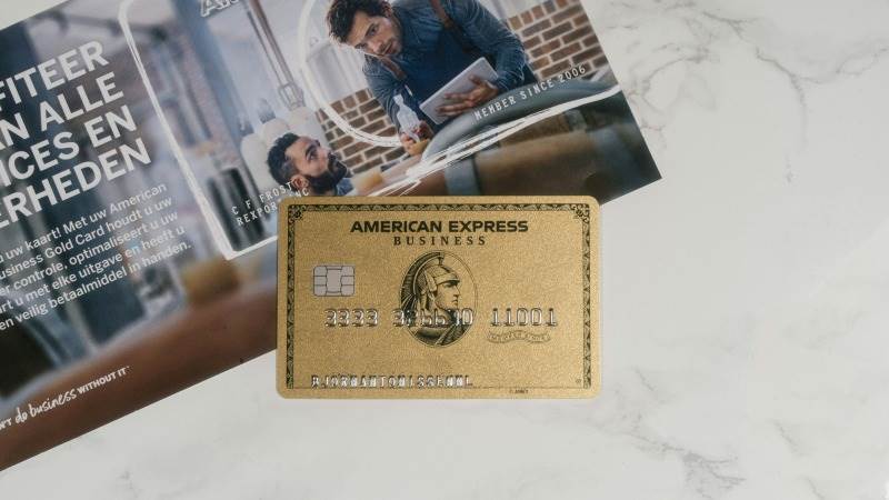 AmEx Q2 revenue climbs 8% to $16.3 billion