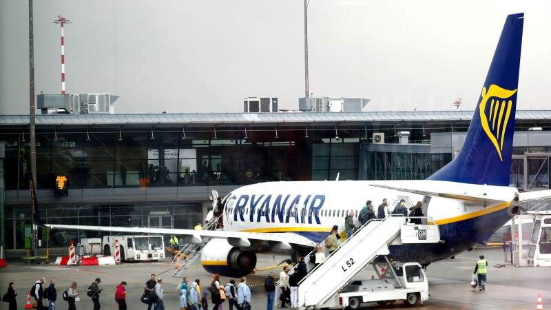 Ryanair profit tumbles 46% to €360M in Q1