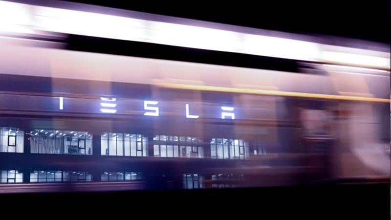 EARNINGS PREVIEW: Tesla EPS expected to slump in Q2