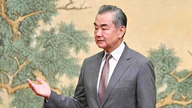 China, S. Korea FMs hold talks in Laos