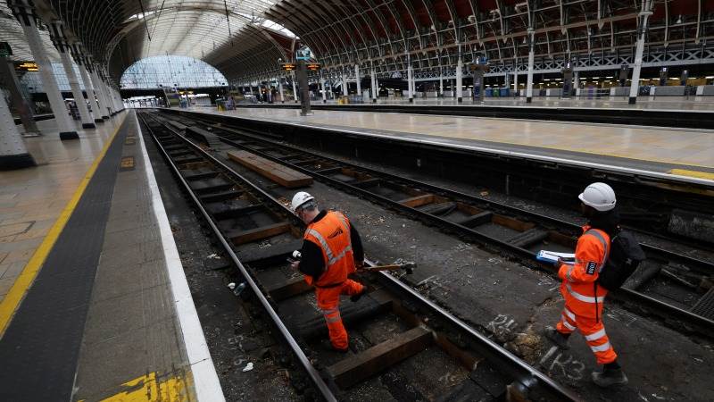 French prosecutors open probe into railway arson attacks