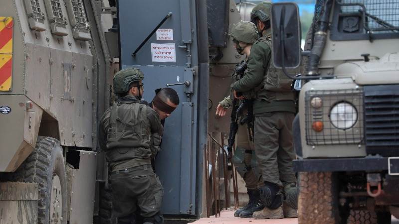 Israeli forces allegedly arrest 3 people in West Bank