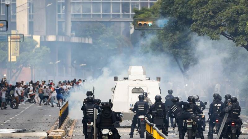 One killed in protests over Venezuela election, rights group says