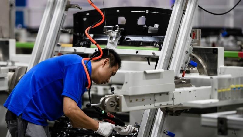 China’s manufacturing PMI shrinks to 49.4 in July