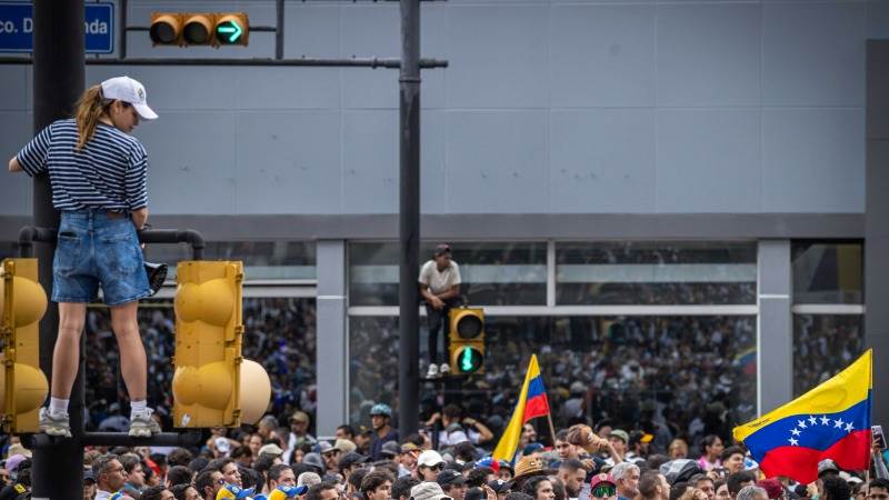 Maduro says over 1,200 detained in Venezuelan protests