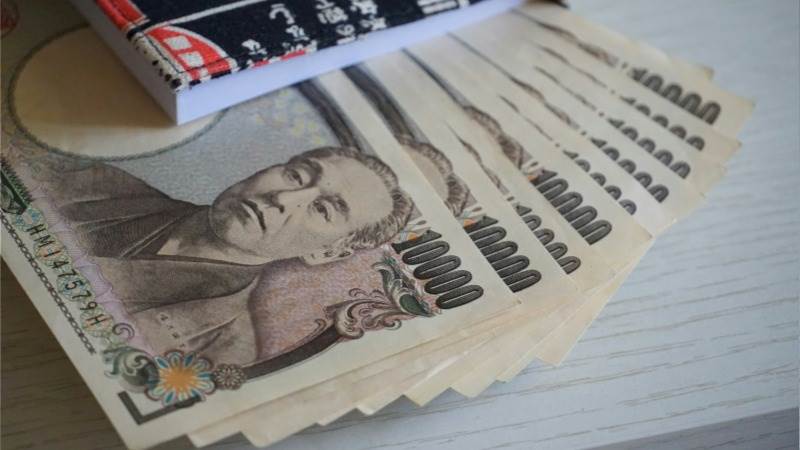 Yen rises to January high against dollar