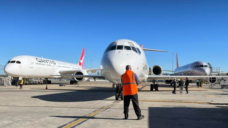 Qantas pauses Perth-London flights over Middle East tensions