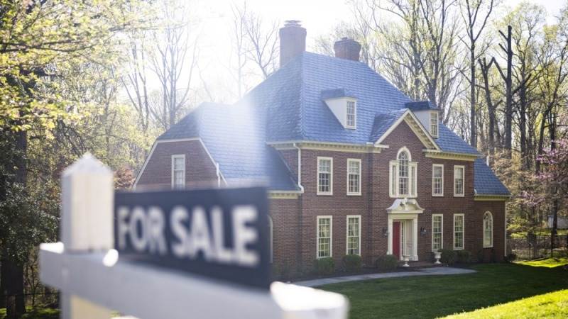 US mortgage rates fall to 15-month low