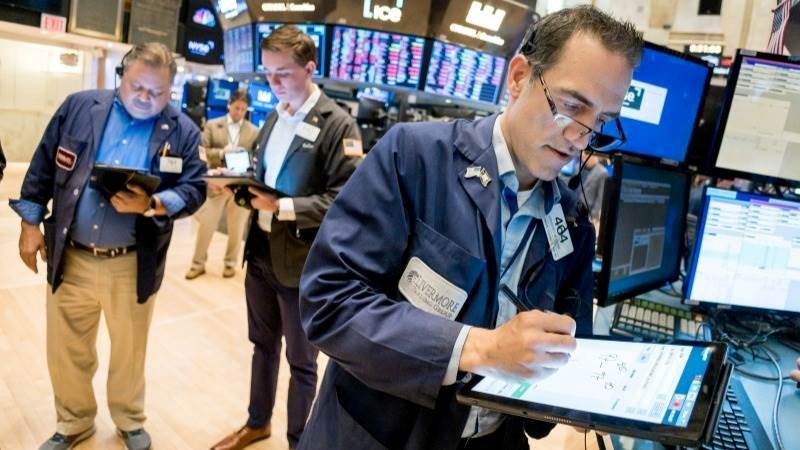 Wall Street rallies at close, Dow soars 680 pts