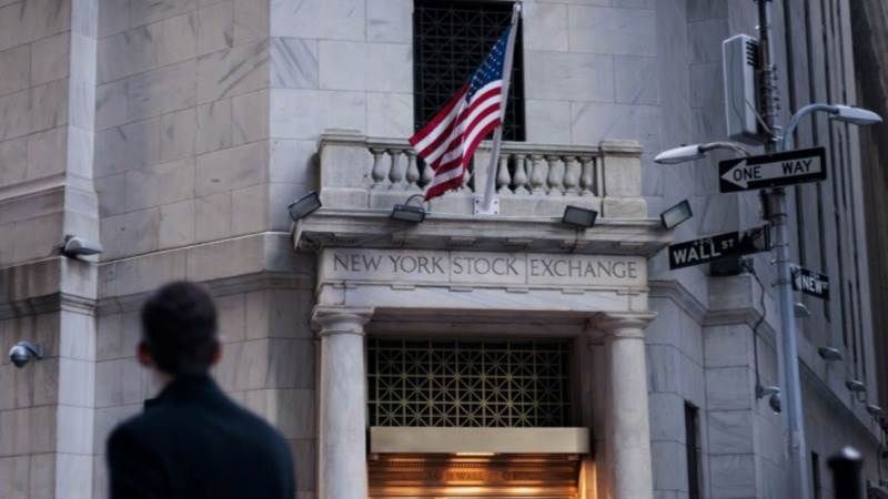 US closes higher with recession fears fading