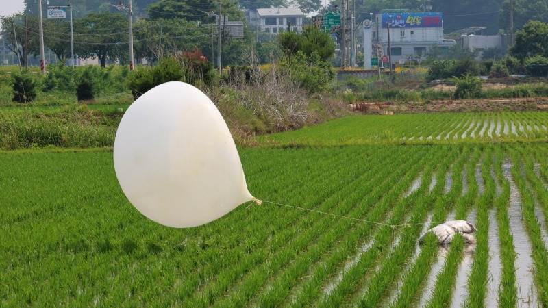 N. Korea launches trash balloons into South again