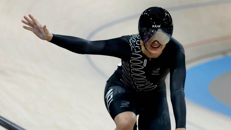 New Zealand’s Andrews takes women’s sprint gold