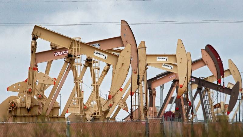 Oil prices rise as supply worries persist