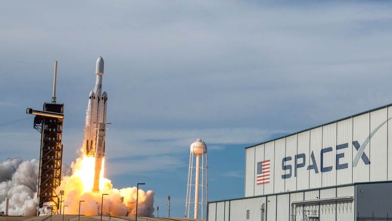 SpaceX to send 1st human mission over Earth’s poles