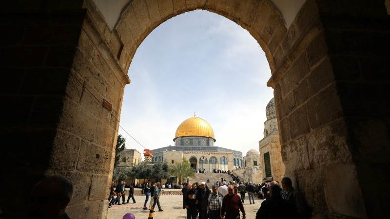 Israelis reportedly storm Al-Aqsa Mosque