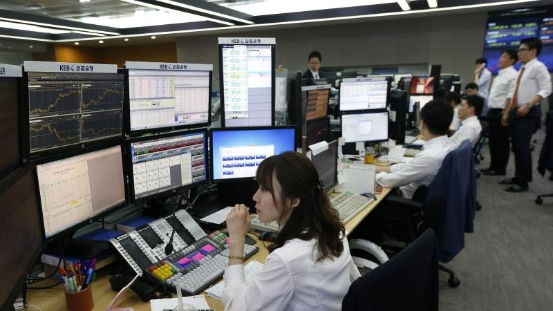 Asian markets down on economic uncertainty