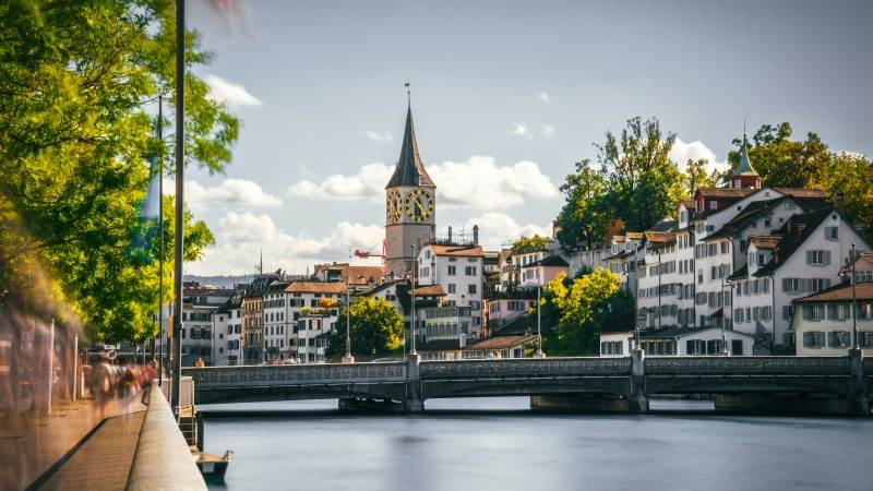 Swiss economy grows by 0.7% in Q2