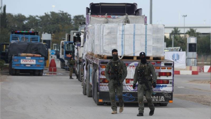 Israeli army stops UN convoy in Gaza for passenger check