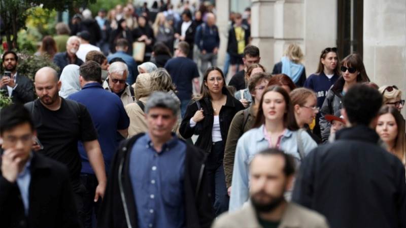 UK unemployment rate down to 4.1% in July