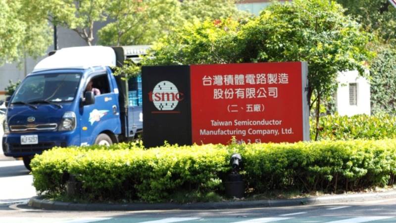 TSMC’s revenue surges 33% in August year on year