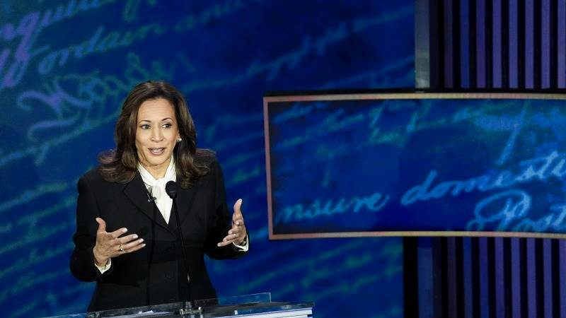 Harris closes out debate by comparing herself with Trump