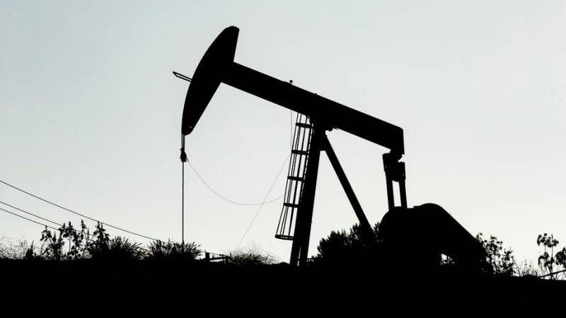 Oil prices down 1% on China demand woes