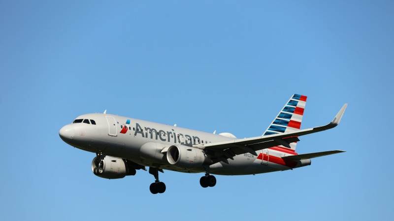 American Airlines flight attends ratify wage raise deal