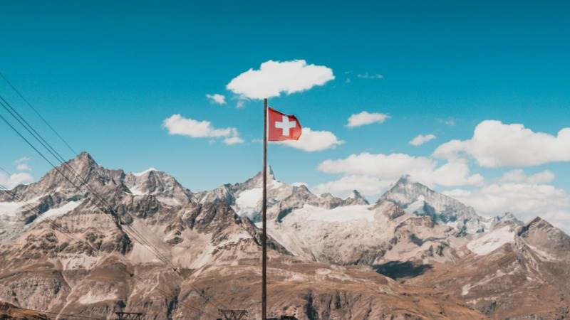 Swiss trade surplus at 3.8B Swiss francs in August