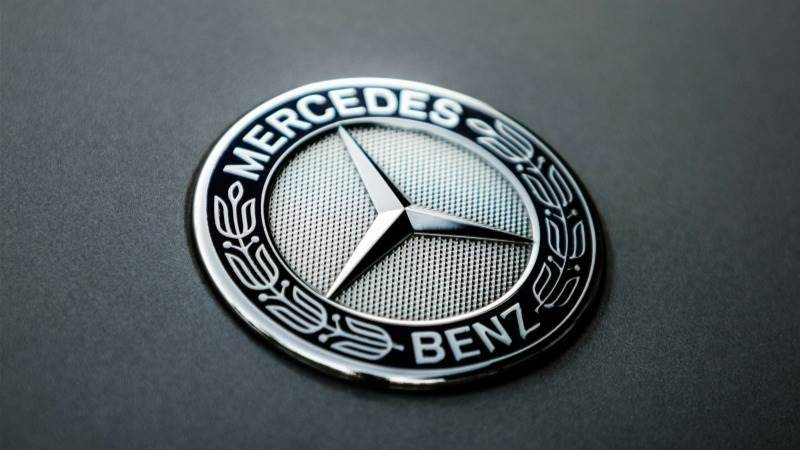 Mercedes-Benz lowers 2024 earnings outlook