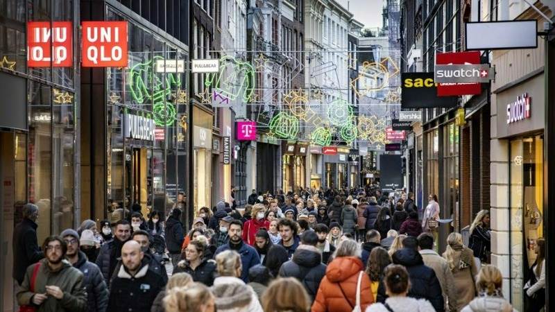 Eurozone consumer confidence improves in September