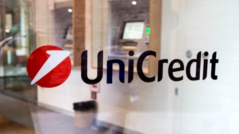 UniCredit boosts Commerzbank stake to 21%