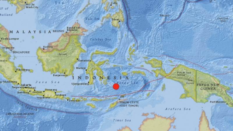 6.1-magnitude quake strikes off Indonesian coast